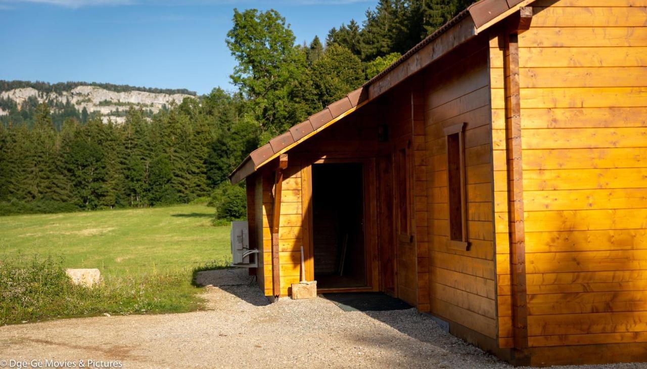 Les Jardins Du Herisson Chalet 2 Bonlieu Exterior photo